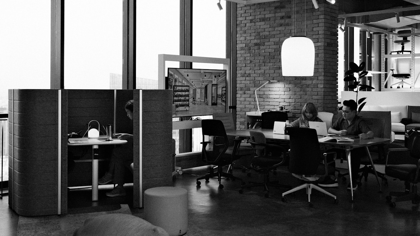 offener arbeitsbereich mit team
